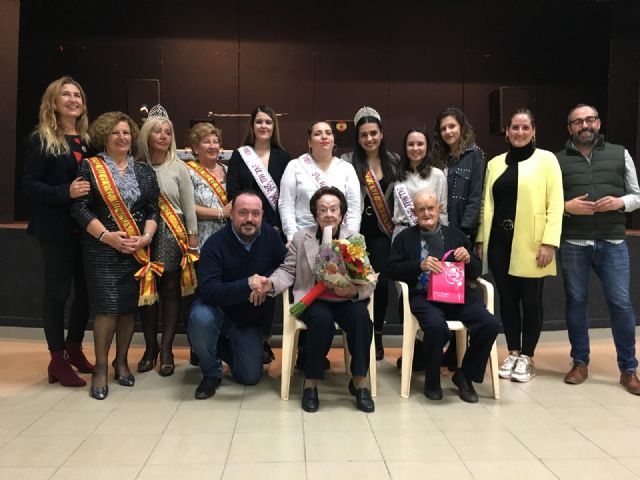 Antonio Robert, de 95 años y María Teresa González de 91, elegidos Abuelo y Abuela Mayores del Baile - 2, Foto 2