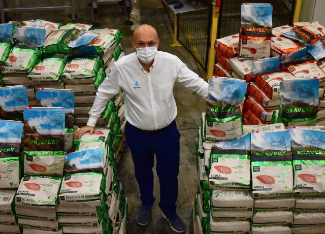 La empresa lorquina Alinatur Petfood lanza la primera ´política de cookies´ que salva las vidas de perros y gatos de protectoras de toda España - 1, Foto 1