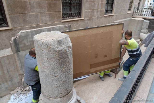 Traslado el mural del ´Puerto Romano´ de Ramón Alonso Luzzy para su restauración - 1, Foto 1