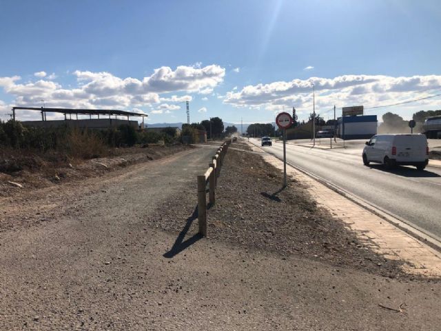 El Ayuntamiento de Lorca ejecuta labores de limpieza y desbroce en la vía verde de la antigua carretera de Águilas - 2, Foto 2