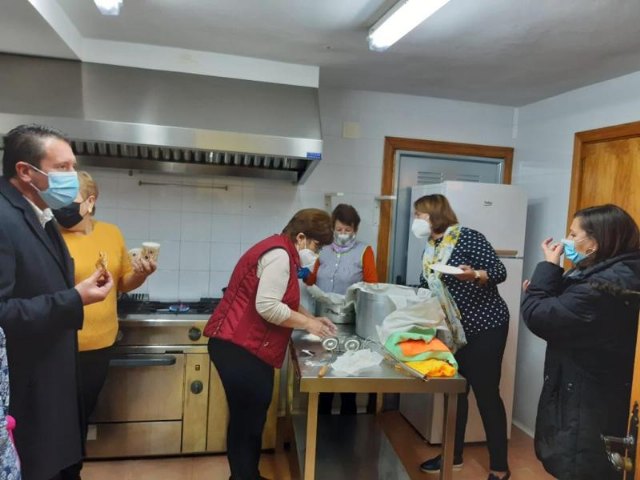 La asociación de Amas de Casa de Mula realiza un taller de Buñuelos y chocolate - 1, Foto 1
