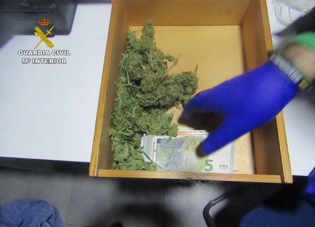 La Guardia Civil desmantela un punto de venta de drogas en Caravaca de la Cruz - 2, Foto 2