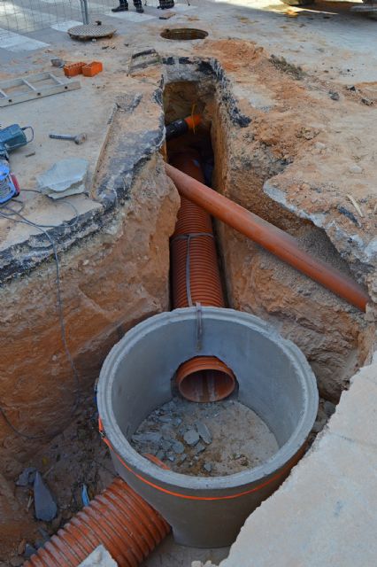 El director general del Agua visita las obras de mejora del colector de saneamiento de la avenida Reyes Católicos - 2, Foto 2