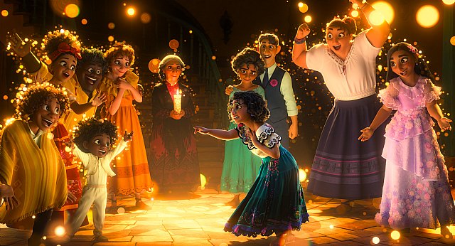 Encanto de Walt Disney Animation Studios. Número 1 en cines - 1, Foto 1