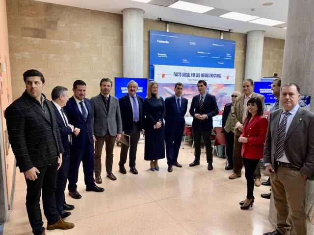 El Gobierno regional destaca que el AVE es el primer paso para la implantación del 'ferrocarril digital' en la Región de Murcia - 1, Foto 1