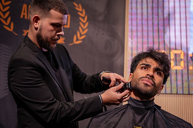 Los barberos Iñaki Molano, Adrián Civera y Antonio Navarro brillan en la I Gala Tahe Advanced Barber Awards, una cita que impulsa la concienciación social sobre el cáncer de próstata - 1, Foto 1