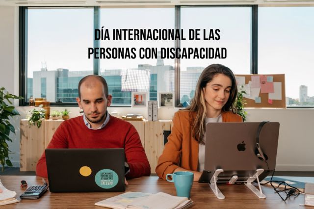 El 64% de los profesionales nunca ha tenido un compañero de trabajo con discapacidad y el 45% admite sentir dudas o incomodidad a la hora de relacionarse con ellos - 1, Foto 1