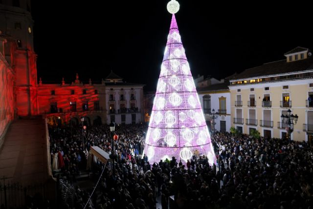 El casco antiguo, el corazón histórico de Lorca, brilla como nunca en el encendido de la iluminación extraordinaria de Navidad - 3, Foto 3