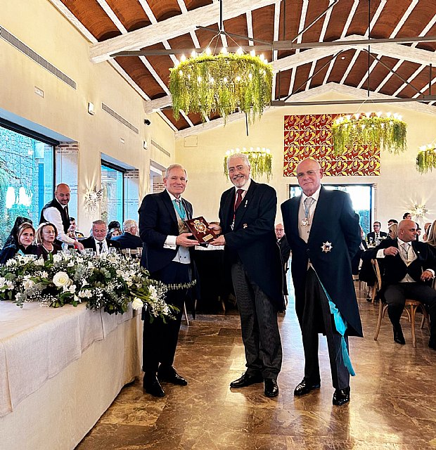 La Facultad Turismo de la UM recibe un reconocimiento institucional por parte de S.M el Rey - 2, Foto 2