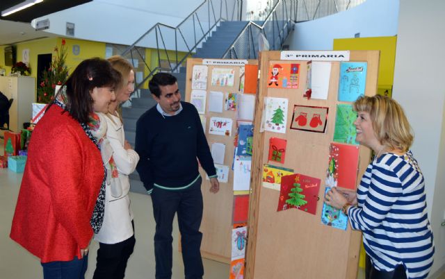 Los mejores trabajos del concurso escolar de postales navideñas, expuestos en el Ayuntamiento - 1, Foto 1
