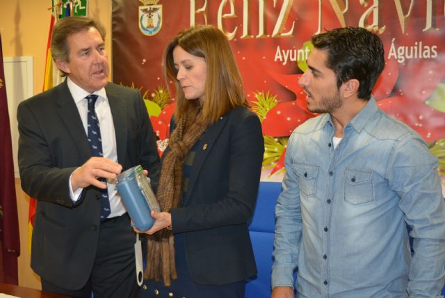 Águilas cuanta desde hoy con cinco nuevos desfibriladores para las instalaciones deportivas municipales - 1, Foto 1