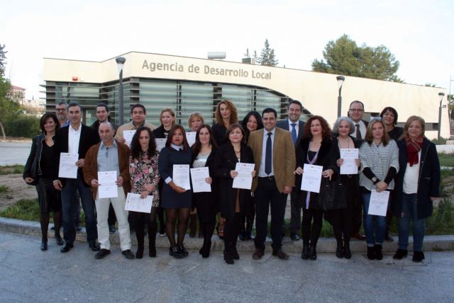 15 alumnos de entre 25 y 45 años obtienen el Certificado de Profesionalidad de Operaciones Auxiliares de Servicios Administrativos y Generales - 1, Foto 1