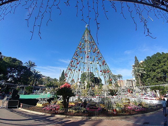 Los más pequeños se preparan para despedir el año en el Árbol de Navidad - 1, Foto 1