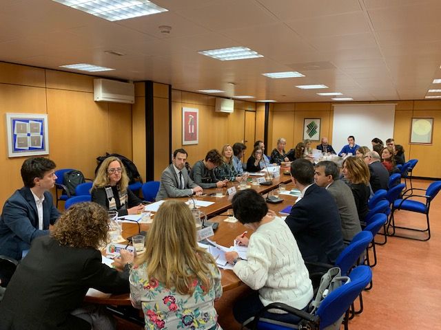 Empleo recomienda regular el control horario a trabajadores a través de los convenios colectivos - 1, Foto 1