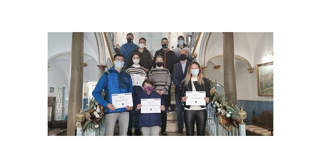 El Ayuntamiento entrega Becas a varios deportistas cehegineros - 1, Foto 1