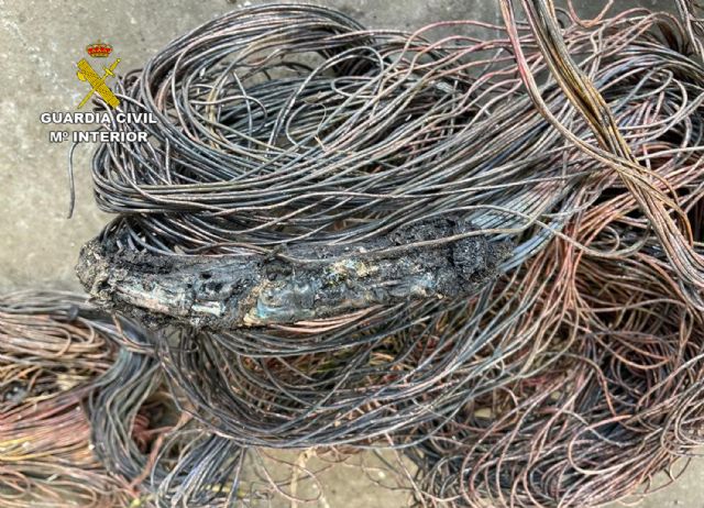 La Guardia Civil detiene a dos jóvenes en Cartagena por la sustracción de más de media tonelada de cobre de telefonía - 2, Foto 2