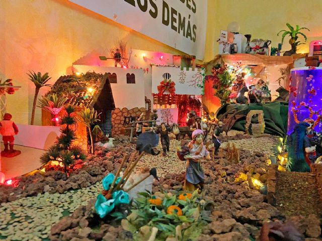 Sonrisas Solidarias apuesta por los materiales reciclados para su belén esta Navidad - 3, Foto 3