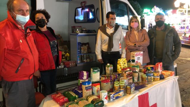 Cruz Roja recogió cerca de 350 Kilos de alimentos en el punto instalado en El Reino Mágico de Murcia - 3, Foto 3
