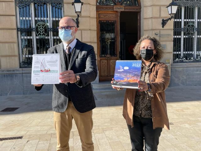 La Autoridad Portuaria y el humorista gráfico José Manuel Puebla vuelven a unirse en el calendario 2022 del Puerto de Cartagena - 1, Foto 1