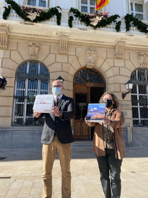 La Autoridad Portuaria y el humorista gráfico José Manuel Puebla vuelven a unirse en el calendario 2022 del Puerto de Cartagena - 2, Foto 2