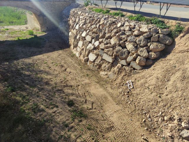 IU Verdes demanda al Ayuntamiento que exija compensación por la escollera del Puente del Poyo - 2, Foto 2