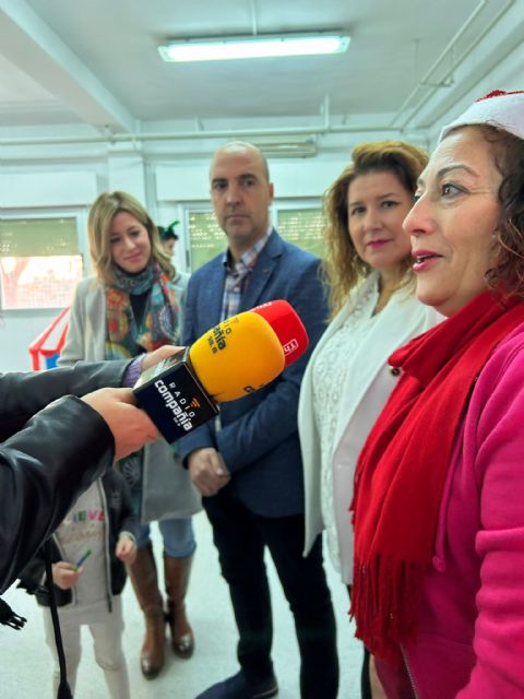 Un total de 85 menores se benefician del servicio Concilia Educa Navidad 2022 que se presta durante el periodo de vacaciones en el CEIP Cervantes - 3, Foto 3