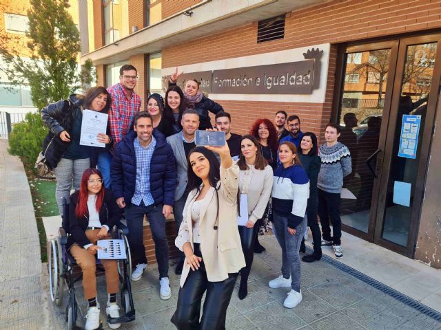 Un programa de empleo y formación juvenil ha permitido digitalizar una parte del Archivo Histórico Municipal de Caravaca - 2, Foto 2