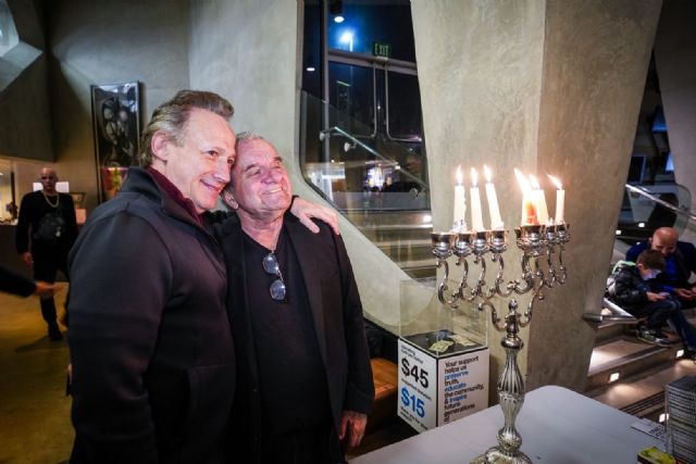 Brilla tu luz llegó a los ángeles, reuniendo a celebridades y líderes para crear conciencia contra el antisemitismo - 1, Foto 1