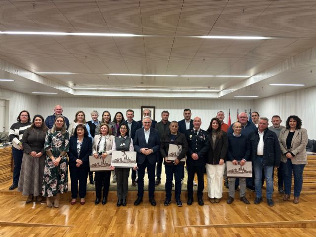 Un reconocido agradecimiento a los funcionarios municipales jubilados en 2025 - 2, Foto 2