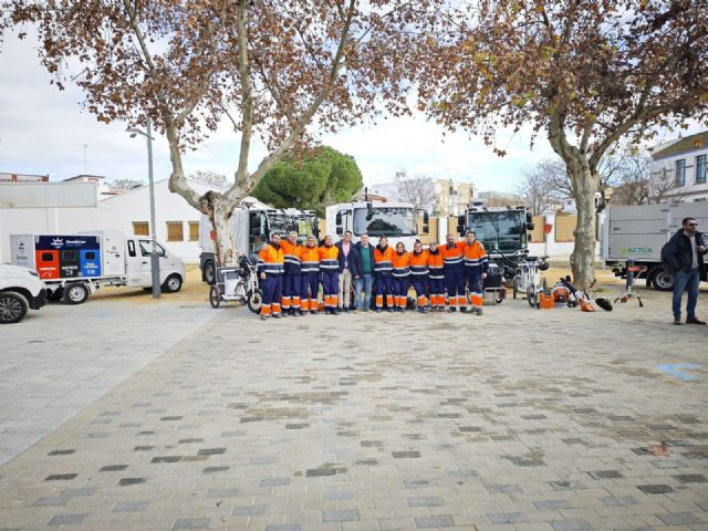 Sanlúcar la Mayor presenta un nuevo servicio de limpieza viaria más moderno y sostenible - 2, Foto 2