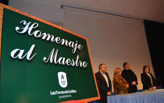 Las Torres de Cotillas rindió un año más su tradicional homenaje a sus maestros jubilados - 2, Foto 2