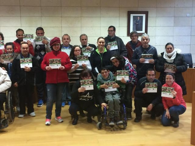 Un calendario ilustra imágenes de los usuarios de los Centros de Día para la Discapacidad de Totana, Foto 2