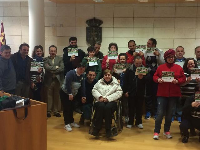 Un calendario ilustra imágenes de los usuarios de los Centros de Día para la Discapacidad de Totana, Foto 3