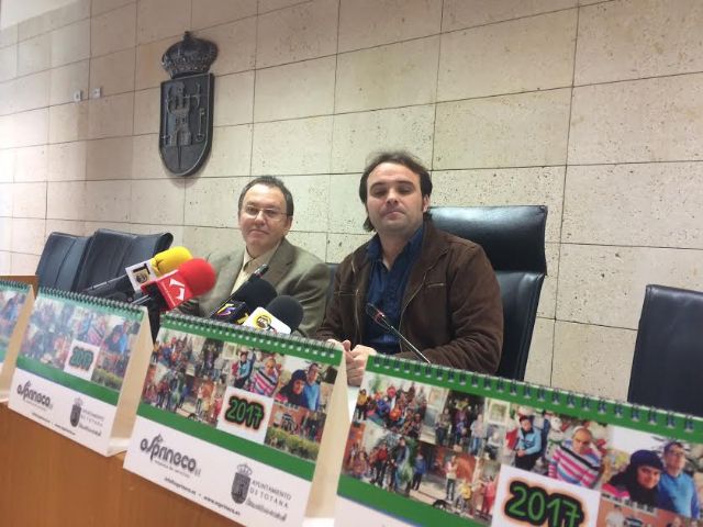 Un calendario ilustra imágenes de los usuarios de los Centros de Día para la Discapacidad de Totana, Foto 4