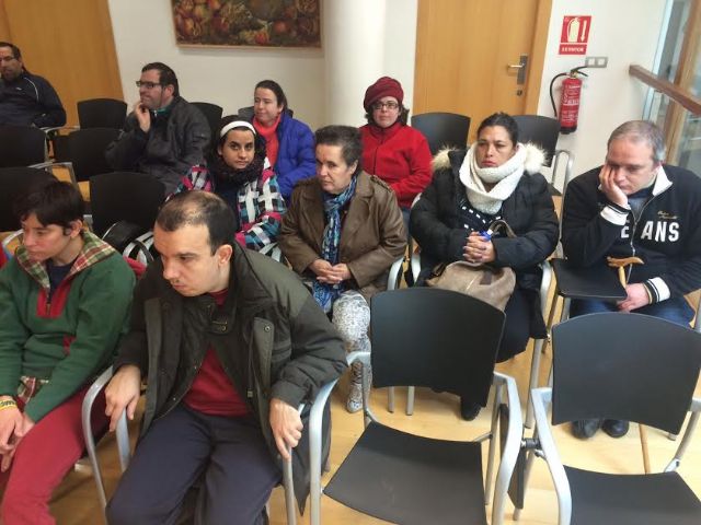 Un calendario ilustra imágenes de los usuarios de los Centros de Día para la Discapacidad de Totana, Foto 7