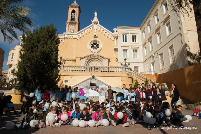 El colegio Patronato del Sagrado Corazon de Jesus de Cartagena celebra el Dia Escolar de la No Violencia y la Paz - 1, Foto 1