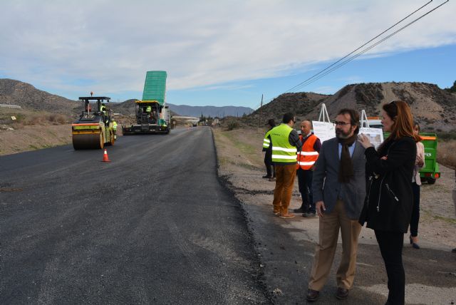 La alcaldesa de Águilas visita junto al consejero de Fomento las carreteras de la localidad en las que se están desarrollando trabajos de mejora - 1, Foto 1