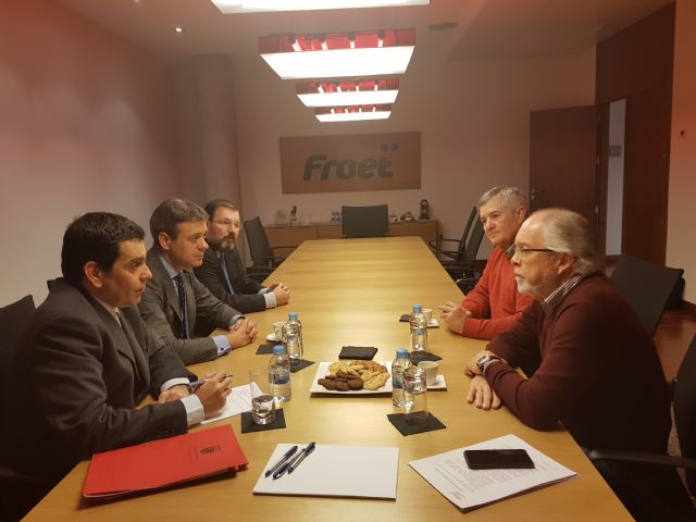 El vicesecretario de Sectorial del PPRM, Marcos Ortuño aborda con el presidente de FROET la situación del transporte de mercancías y las medidas para impedir el tazaso francés - 1, Foto 1