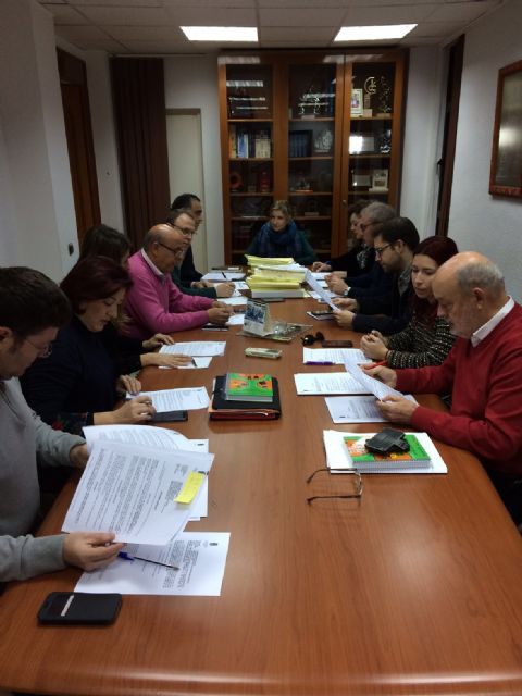 La Junta de Gobierno Local de Molina de Segura adjudica las obras de acondicionado de la plaza en Calle San Pedro, y las áreas de estancia de los jardines San Antonio y Fátima - 1, Foto 1