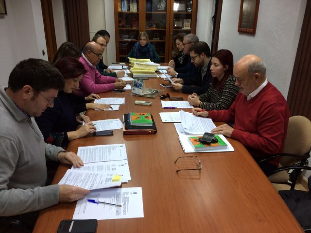 La Junta de Gobierno Local de Molina de Segura adjudica las obras de acondicionado de la plaza en Calle San Pedro, y las áreas de estancia de los jardines San Antonio y Fátima - 2, Foto 2