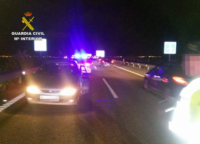 La Guardia Civil detiene al conductor de un turismo por circular en sentido contrario en autovía - 3, Foto 3