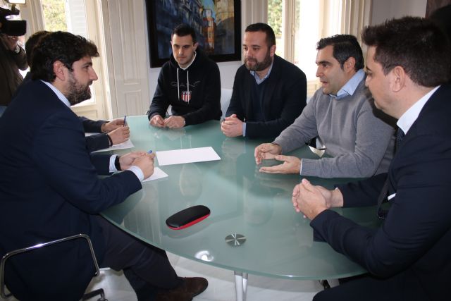 El jefe del Ejecutivo regional se reúne en Cartagena con el presidente de Hostecar - 1, Foto 1