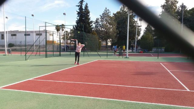 Los alumnos de la Escuela de Tenis Kuore de Totana perdieron por un ajustado 9/10 frente al Club Tenis Cieza, Foto 1