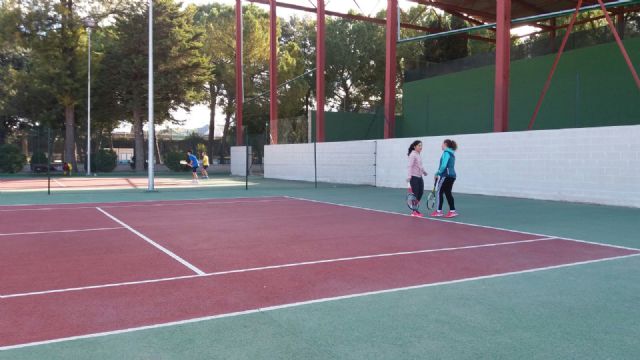 Los alumnos de la Escuela de Tenis Kuore de Totana perdieron por un ajustado 9/10 frente al Club Tenis Cieza, Foto 3