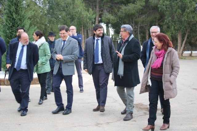 López Miras alaba el trabajo encomiable de profesionales y voluntarios de ´La Huertecica´ por dar oportunidades a quienes más lo necesitan - 1, Foto 1