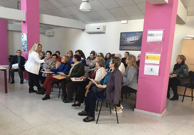 Charla sobre micropigmentación oncológica para la asociación de mujeres 'Isabel González' - 1, Foto 1