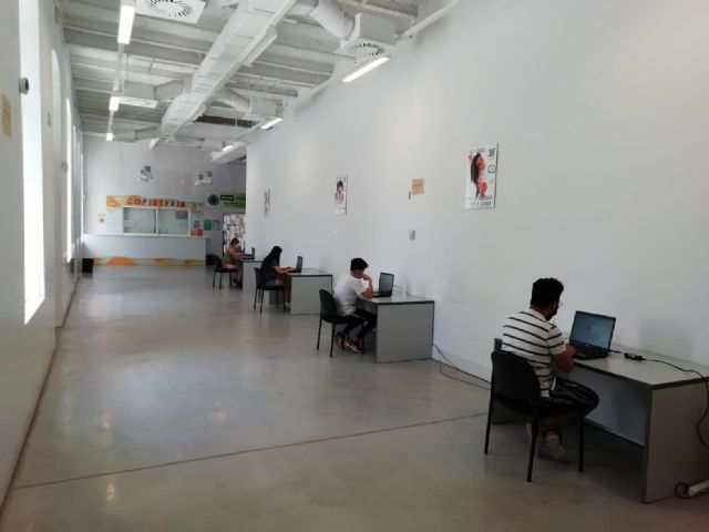 La Concejalía de Juventud vuelve a facilitar puntos de conexión a internet a todos los estudiantes del municipio que así lo necesiten - 1, Foto 1