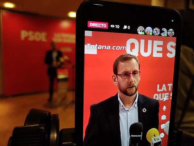 La Delegada del Gobierno se reúne con vecinos de los Sifones y con el PSOE de Totana para tratar la problemática del terraplén del AVE - 1, Foto 1