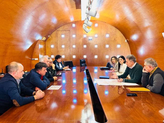 El alcalde de Lorca continúa su ronda de contactos para informar a los vecinos sobre los proyectos de plantas de biogás en el municipio - 1, Foto 1