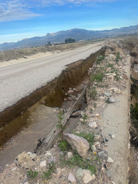 El Ayuntamiento de Lorca actúa de urgencia en enclaves afectados por el temporal del pasado marzo, y que han empeorado por las últimas lluvias - 4, Foto 4